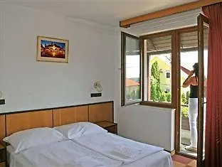 بيت ضيافة Dominika 3*