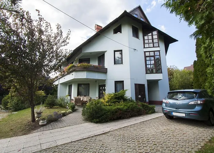 Dominika بودابست