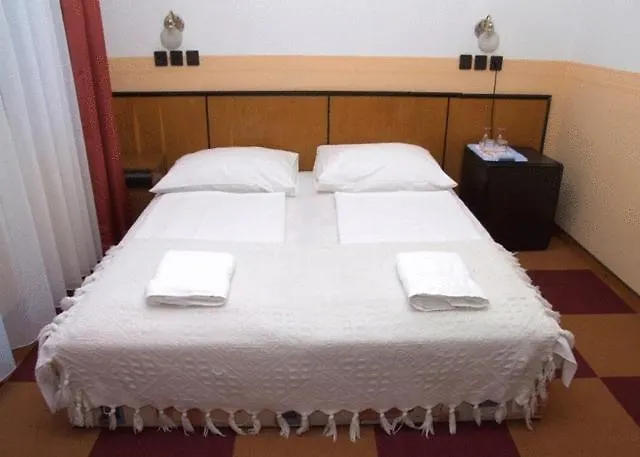 Dominika بودابست